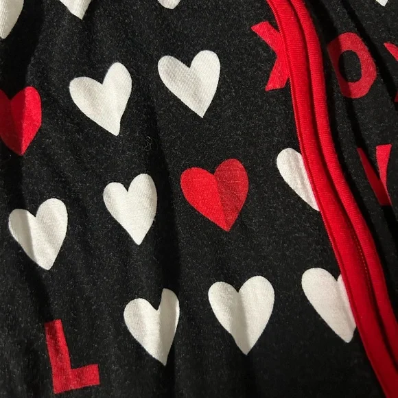 Little Sleepies Love Heart One Piece footie pajama - Black & Red hearts sz 18-24 - Picture 3 of 3